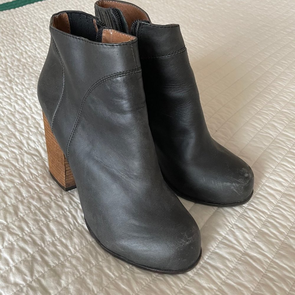 Jeffrey Campbell Hanger Leather Booties sz9